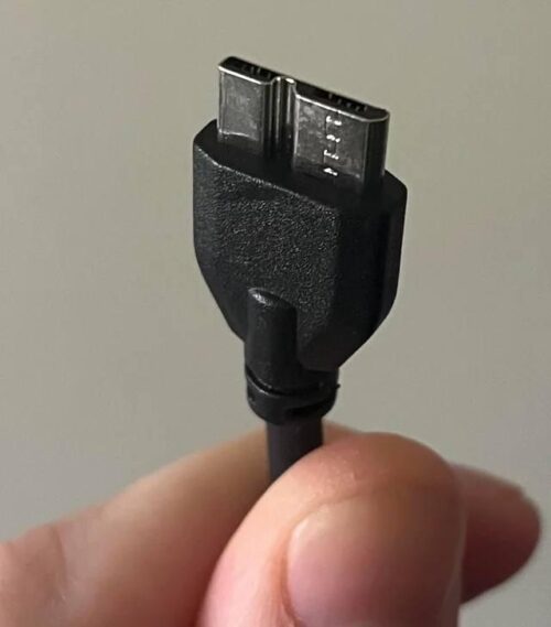 Câble USB 3.0 A vers Micro B – Haute vitesse Câble fiable pour connecter disques durs externes et appareils compatibles.